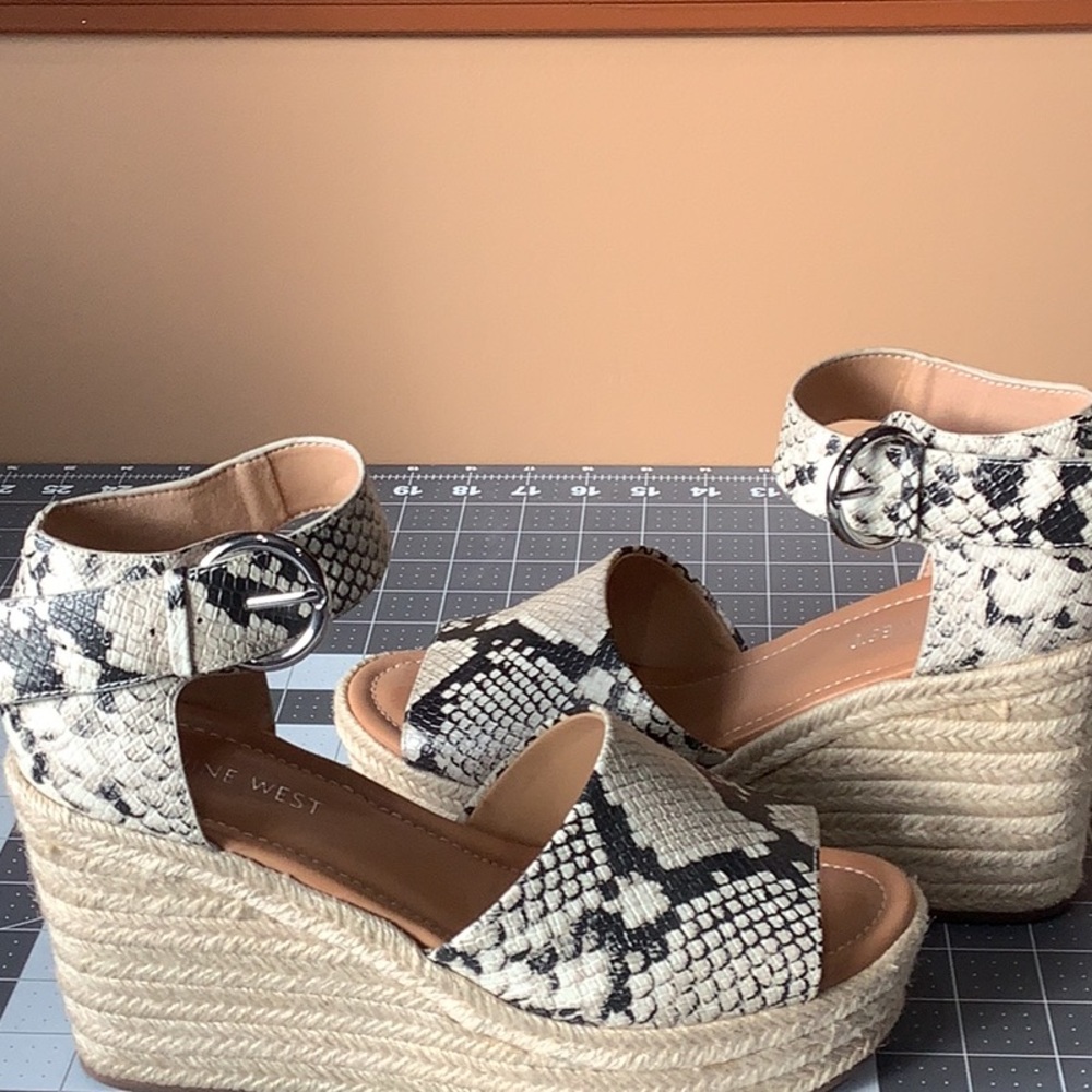 EUC Nine West Espadrille Heels Python print US Size 8M.